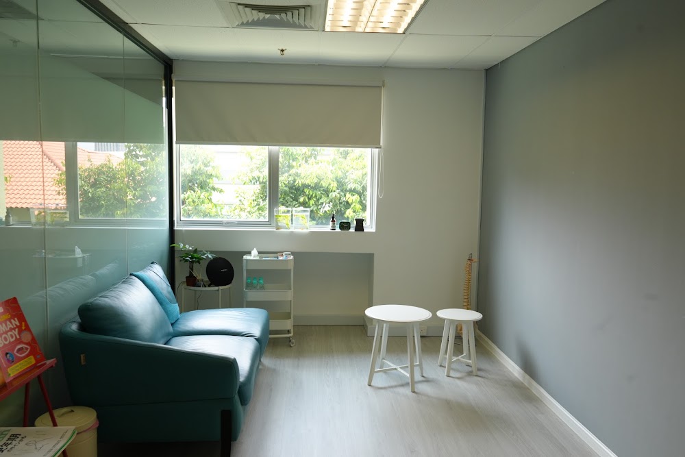 Therapia [ Craniosacral Therapy & Neck ]